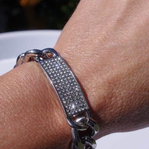 Jewelry - Women`s silver tone bracelet with crystals. 6 1/2.